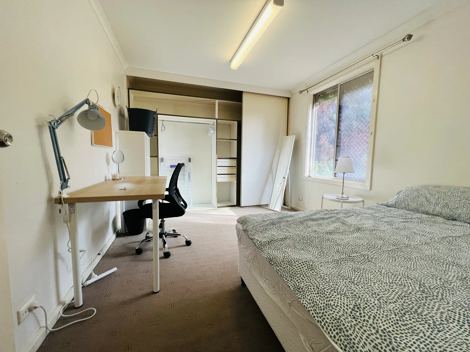 [Room 1] Castle Street, Parkside