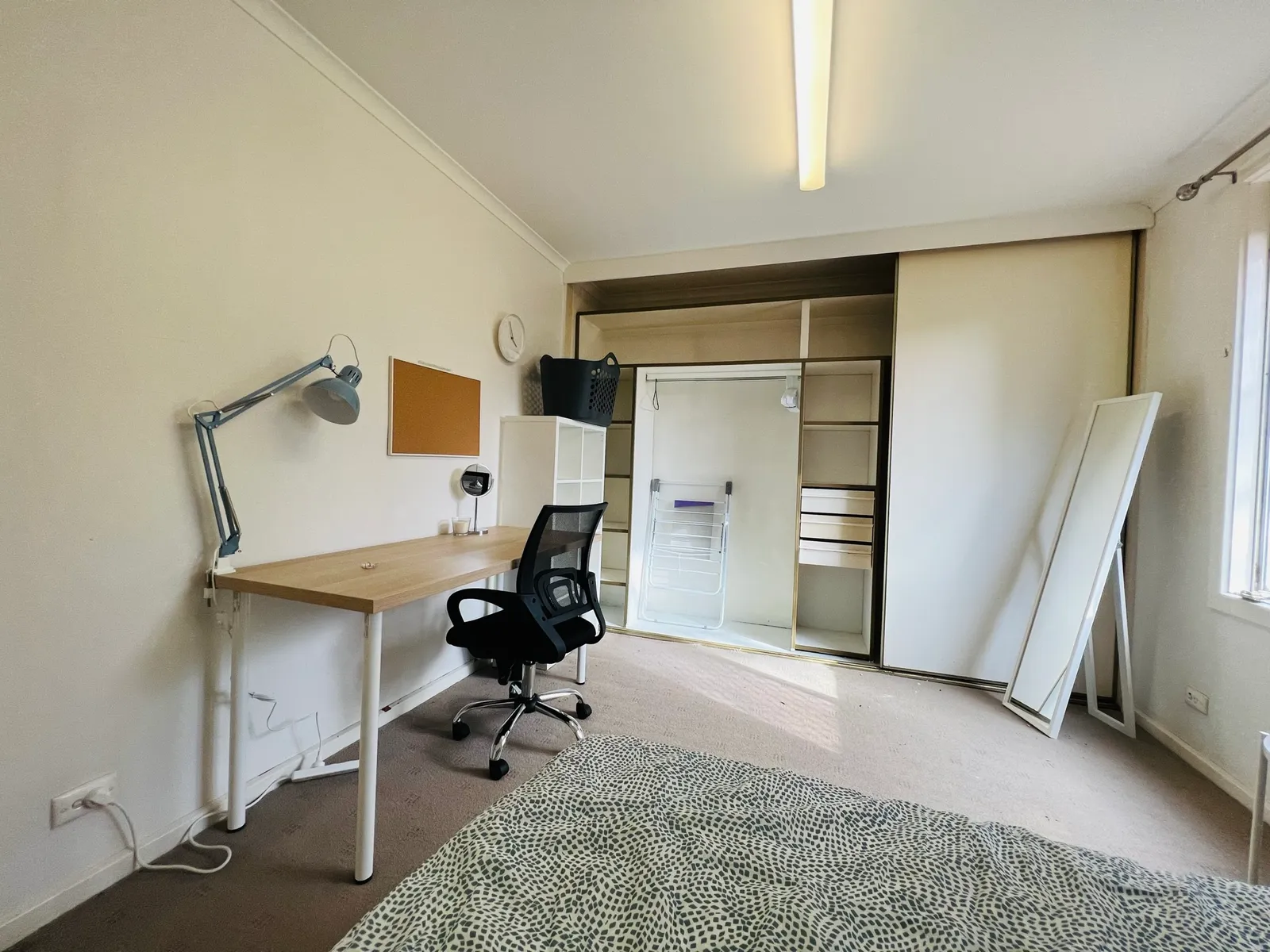 [Room 1] Castle Street, Parkside
